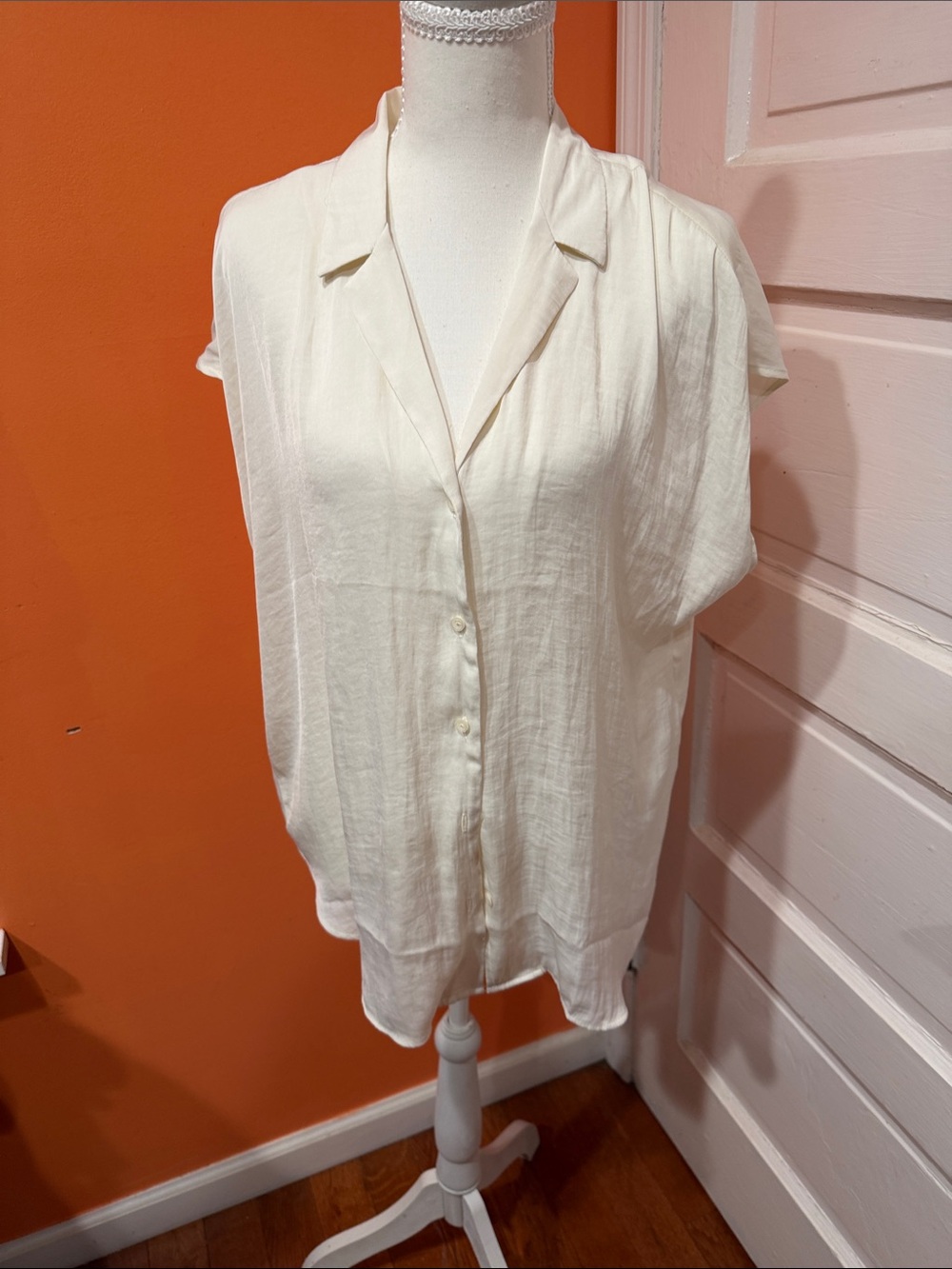 Relaxed Cream Button-Front Tunic Top